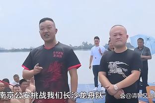 赫顿：豪门球队都有防守型中场而曼联没有，奥纳纳也需要队友帮忙